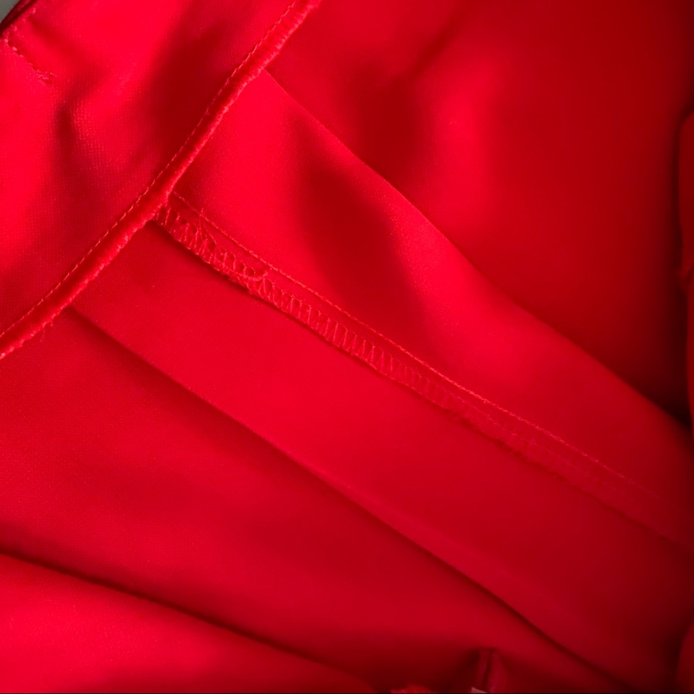 Red shorts - Picture 7 of 9